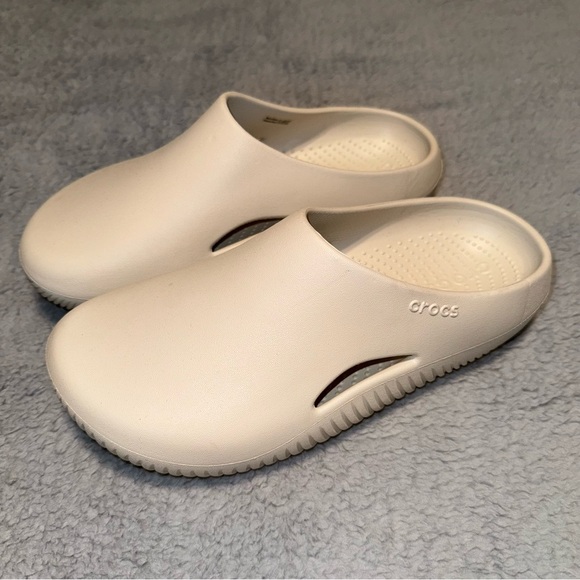 Crocs, Men’s 8, Women’s 10 - Picture 3 of 10